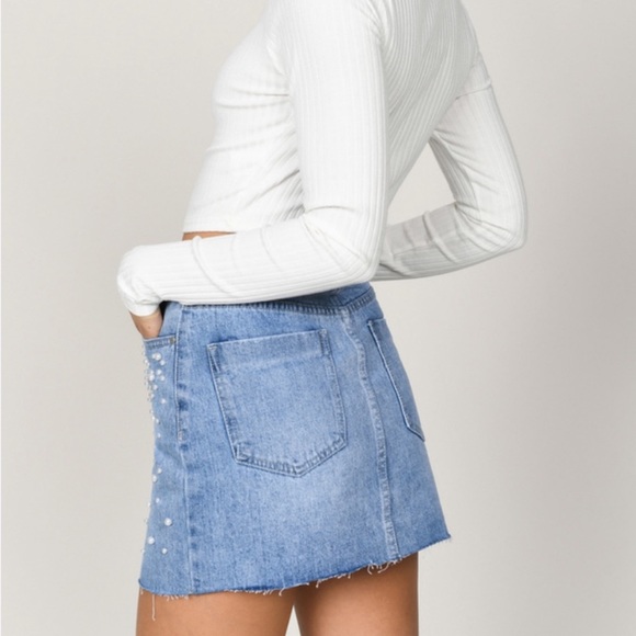 Toni denim with pearls high waisted mini skirt Size L/ 30” - Picture 3 of 17